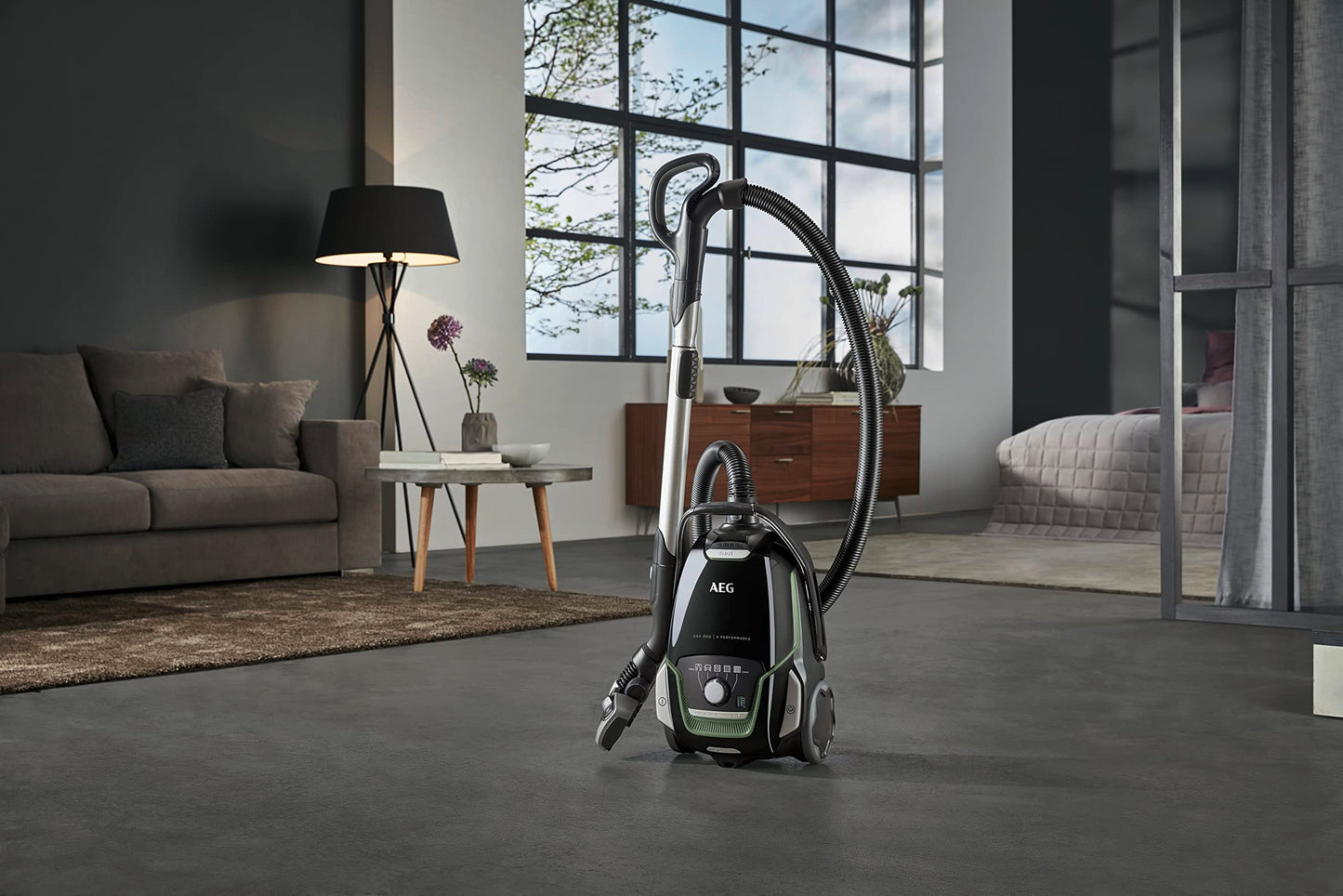 AEG VX9-2-ÖKO Staubsauger mit Beutel – 850 W, 5 L Volumen, 65 dB, 12 m Aktionsradius, Nachhaltig, Inklusive Zusatzdüsen
